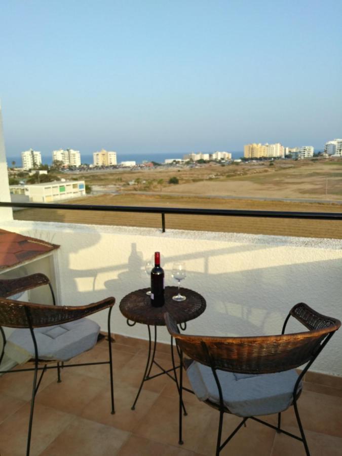Must Stay - Sea & Salt Lake Panoramic View Apt Larnaca Exterior photo
